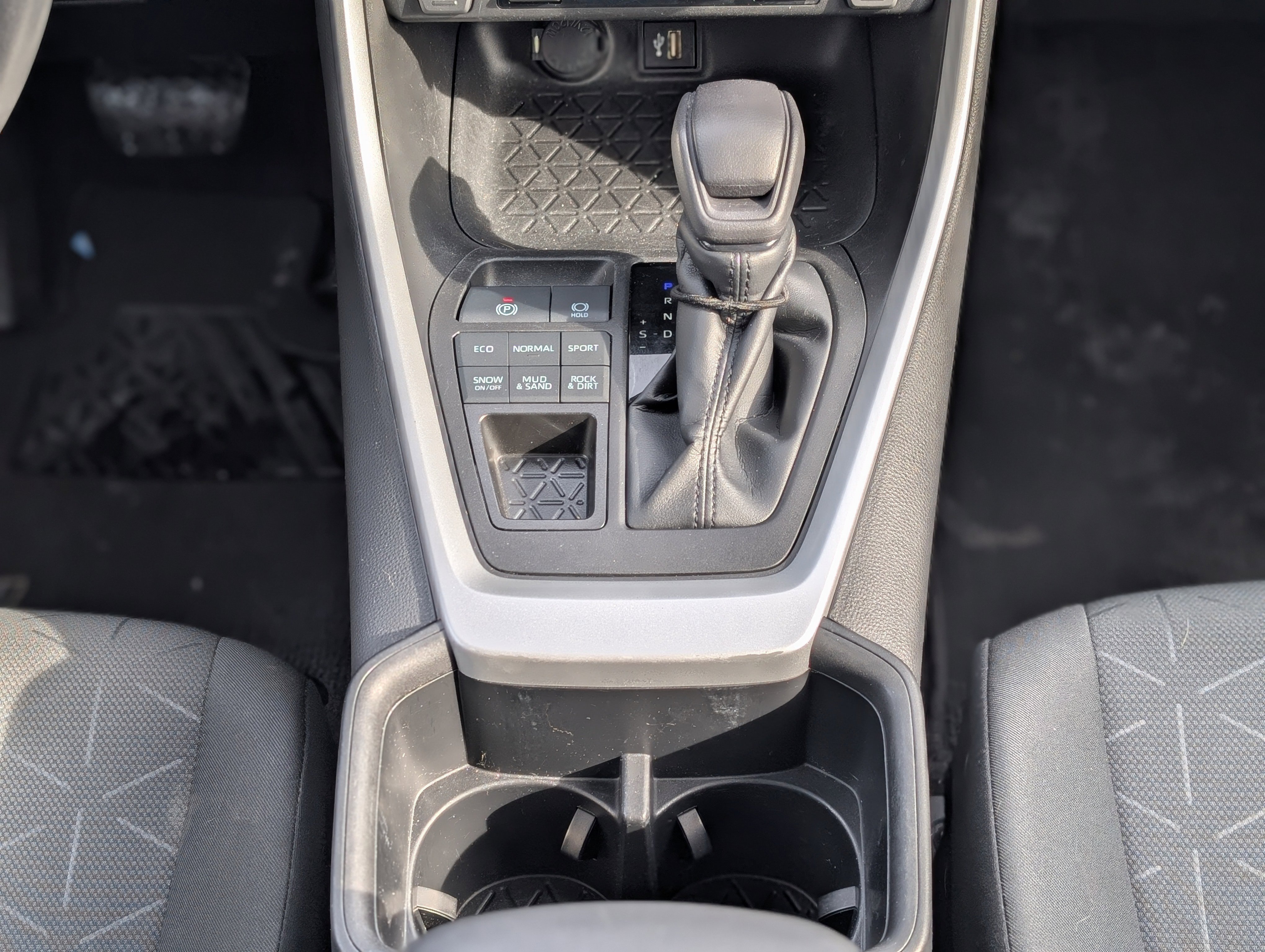 Used 2023 Toyota RAV4 XLE image 24