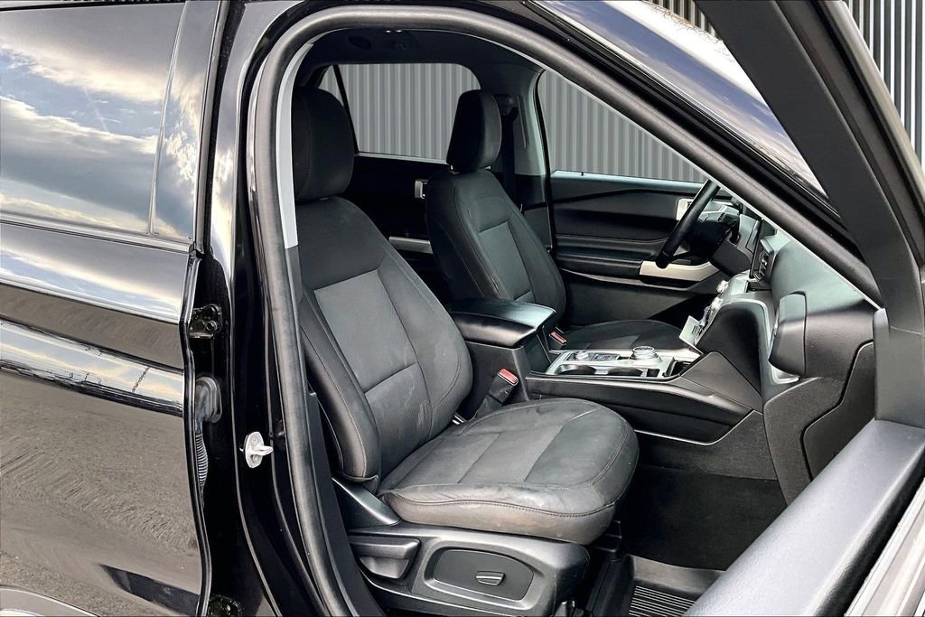 Used 2022 Ford Explorer XLT image 8