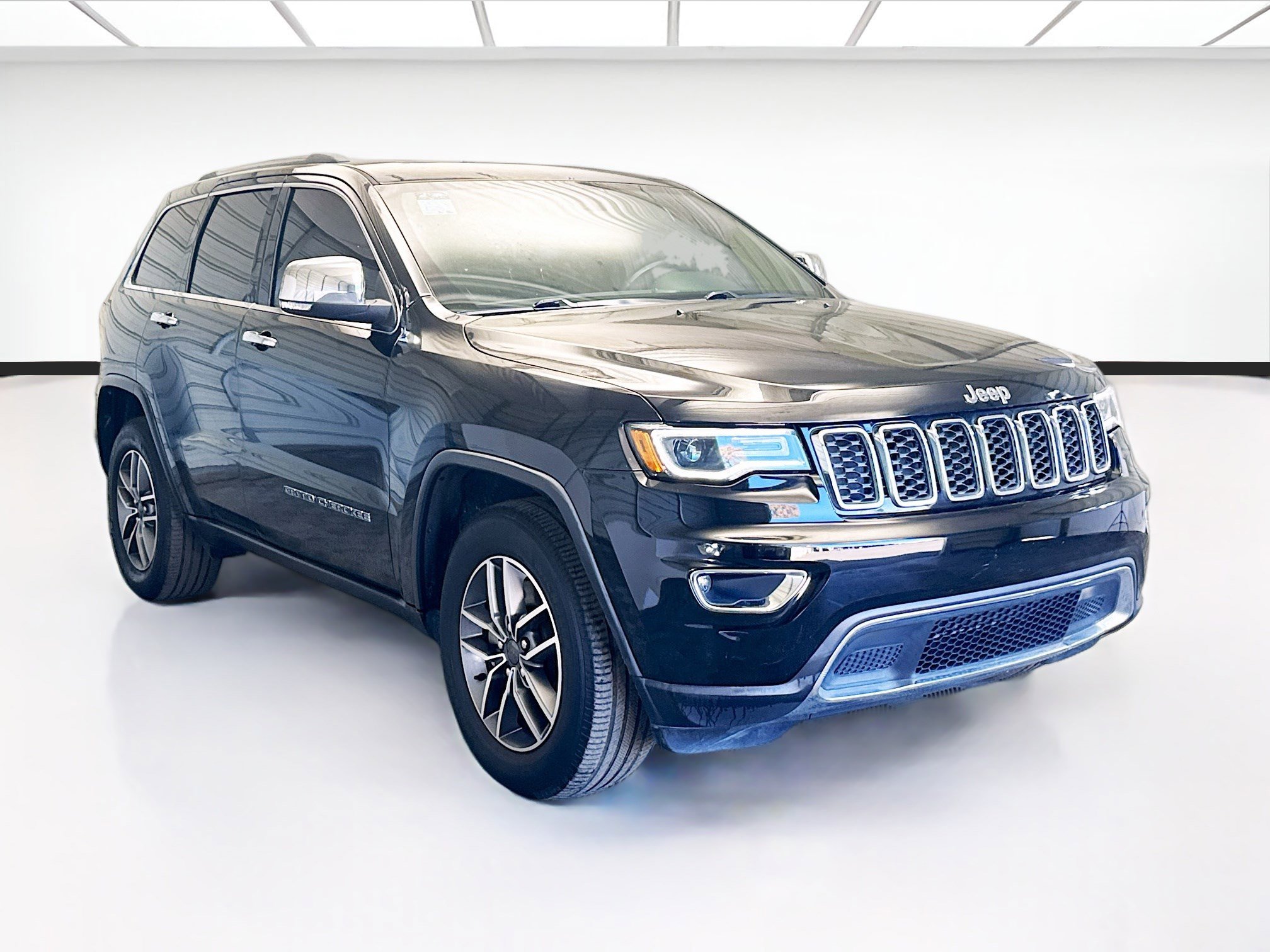 Used 2021 Jeep Grand Cherokee Limited w/ Luxury Group II image 3