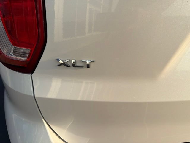 Used 2018 Ford Explorer XLT w/ Equipment Group 202A AWD/4WD image 10