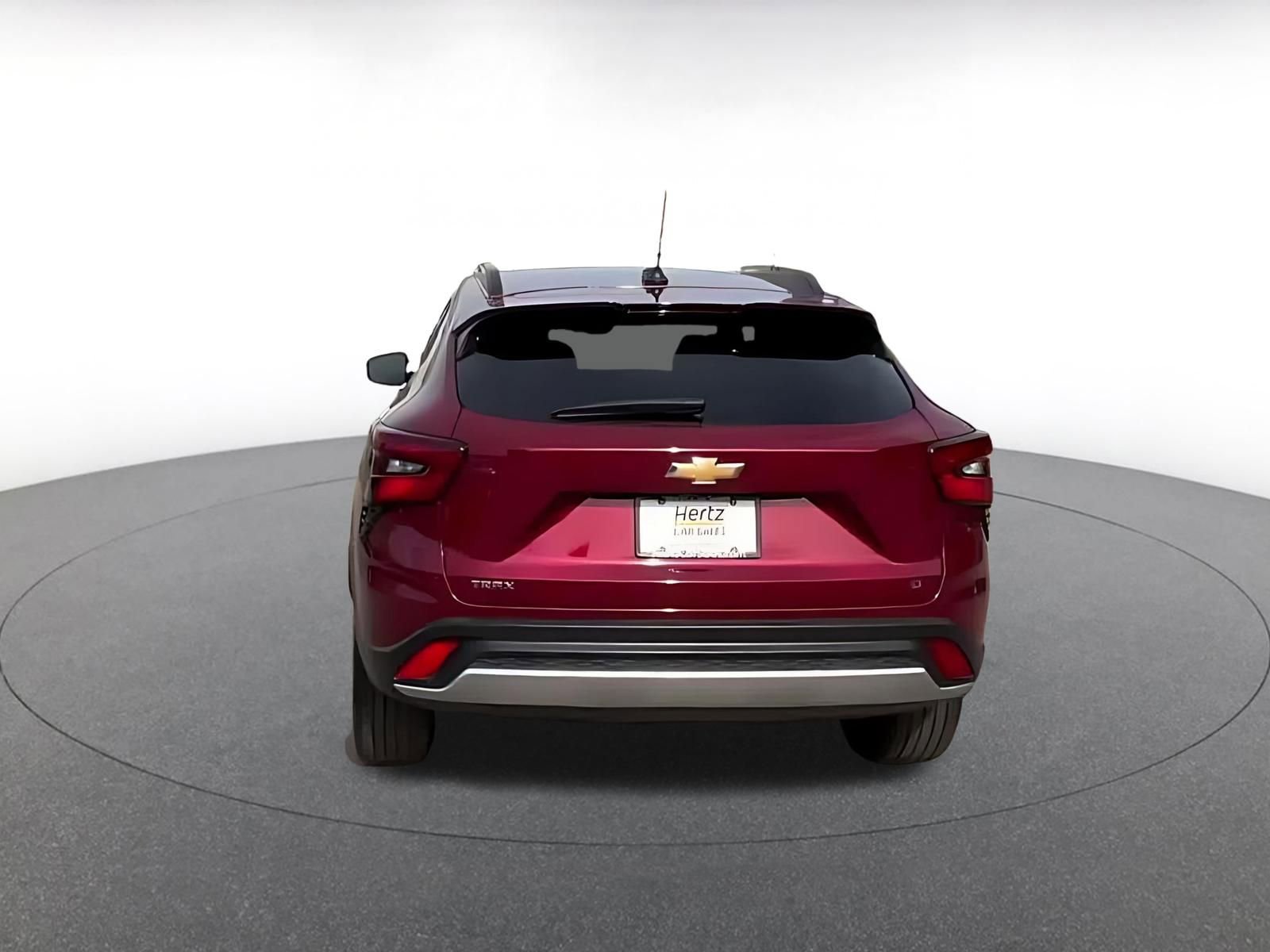 Used 2025 Chevrolet Trax LT w/ LT Convenience Package FWD image 11