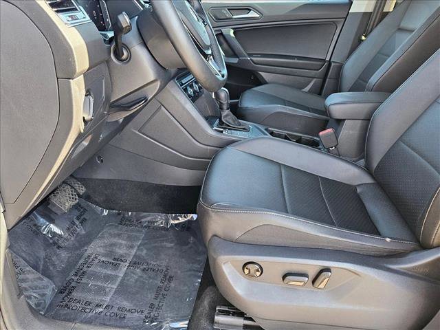 Used 2020 Volkswagen Tiguan SEL FWD image 16