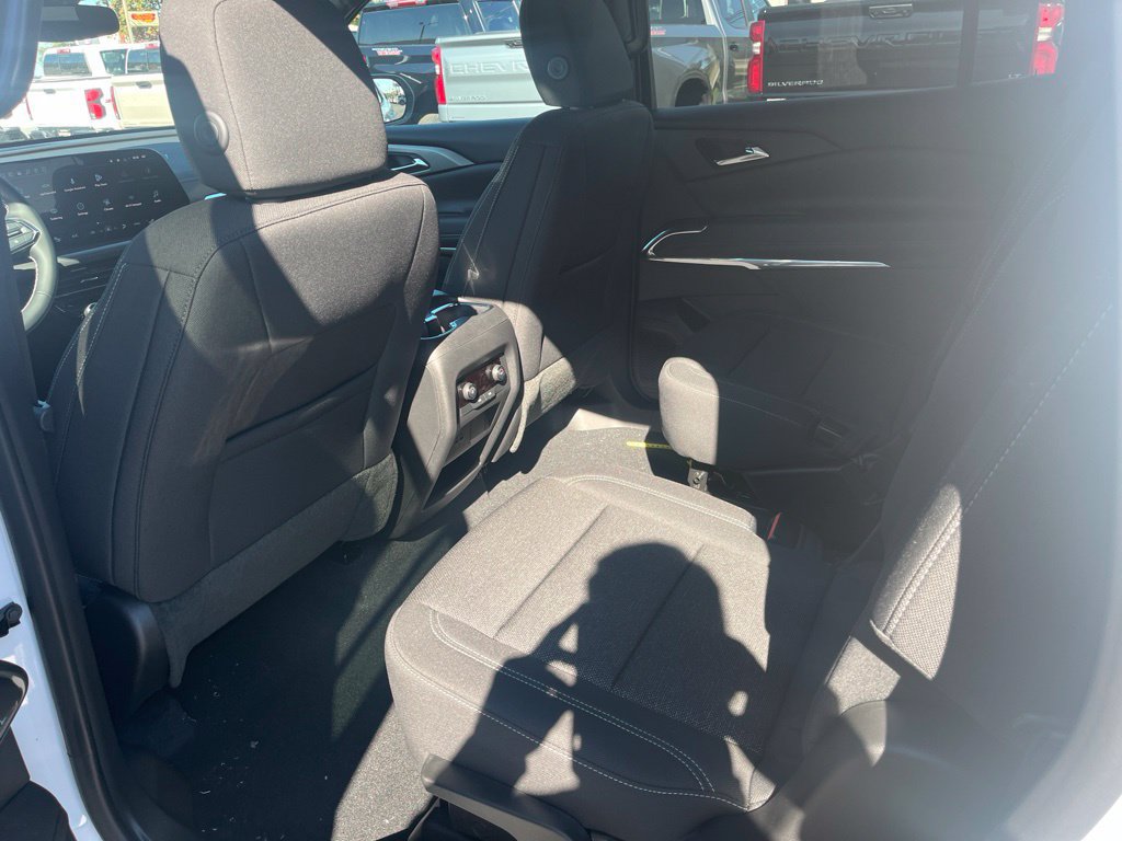 New 2027 Chevrolet Traverse LT w/ Midnight/Sport Edition FWD image 26