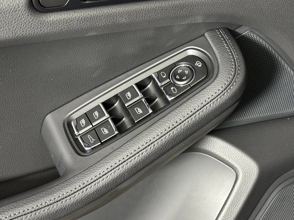 New 2026 Porsche Macan image 15