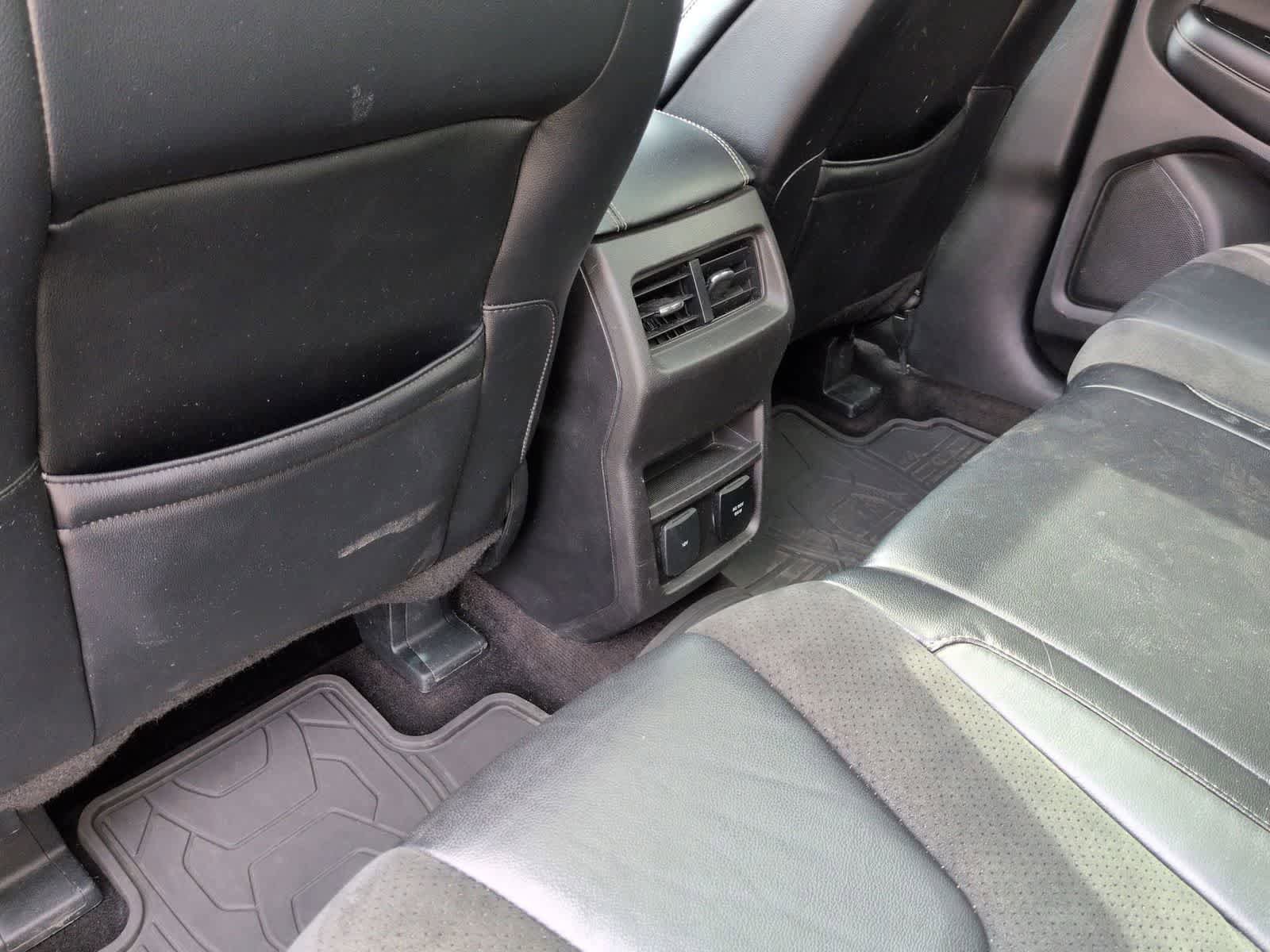 Used 2016 Ford Edge Sport w/ Technology Package image 16