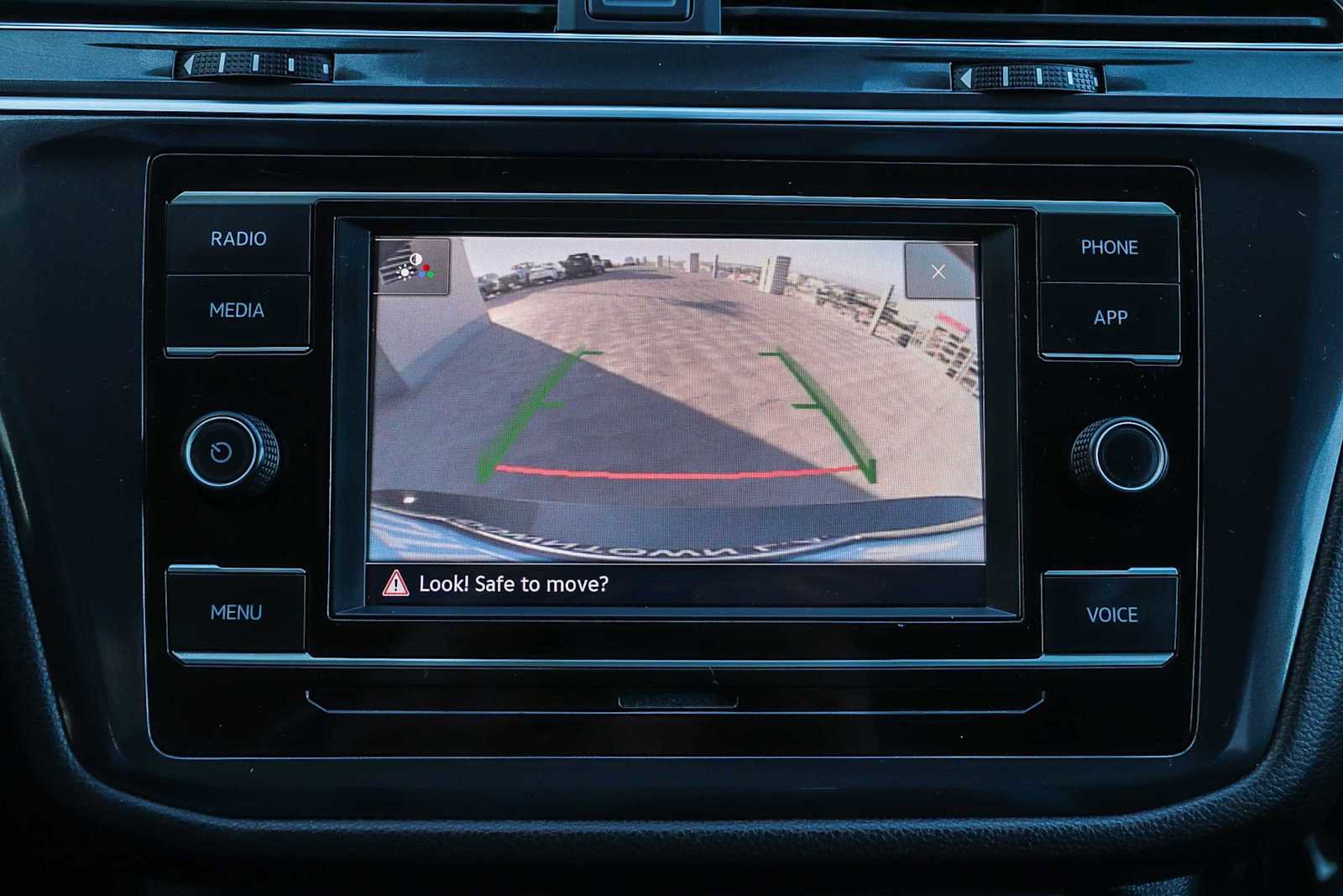 Used 2024 Volkswagen Tiguan S image 25