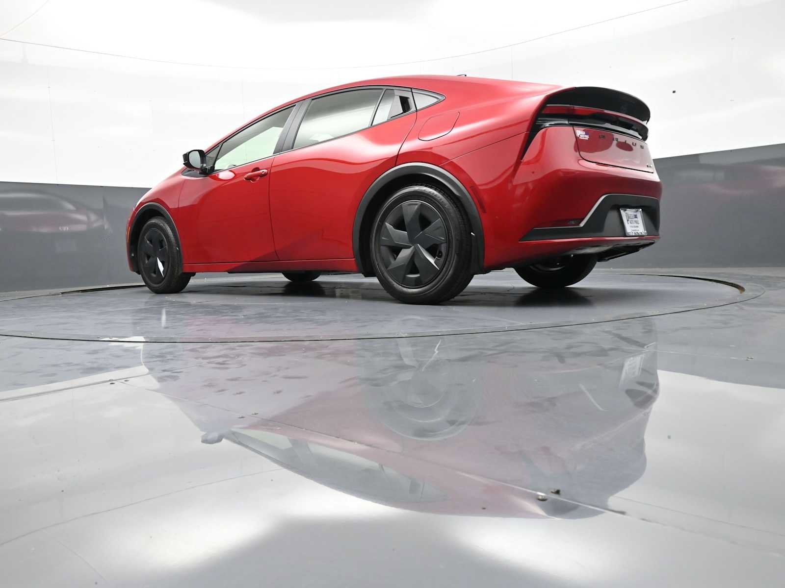 Used 2026 Toyota Prius LE FWD image 30