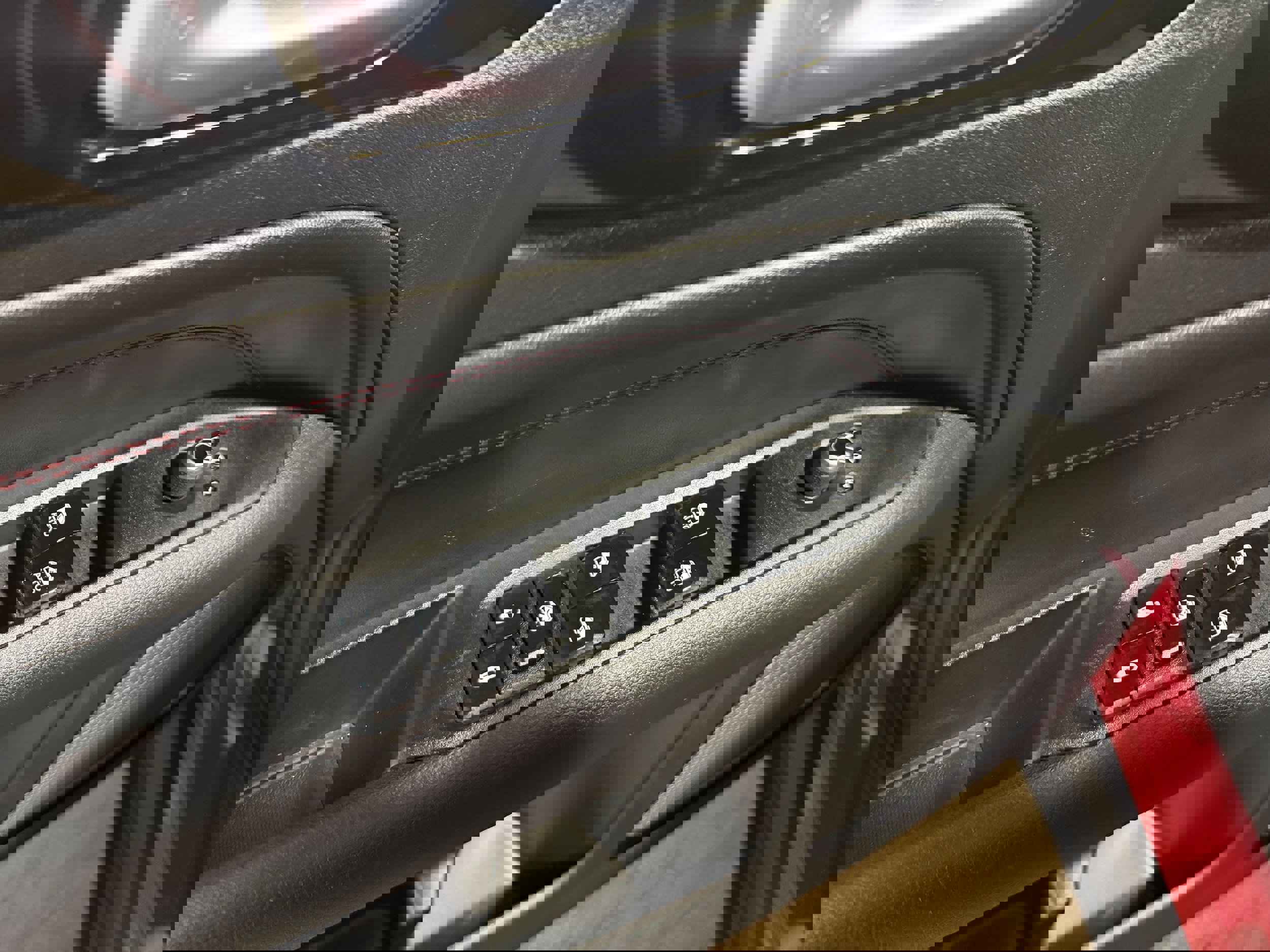 Used 2024 Jeep Compass Trailhawk image 11