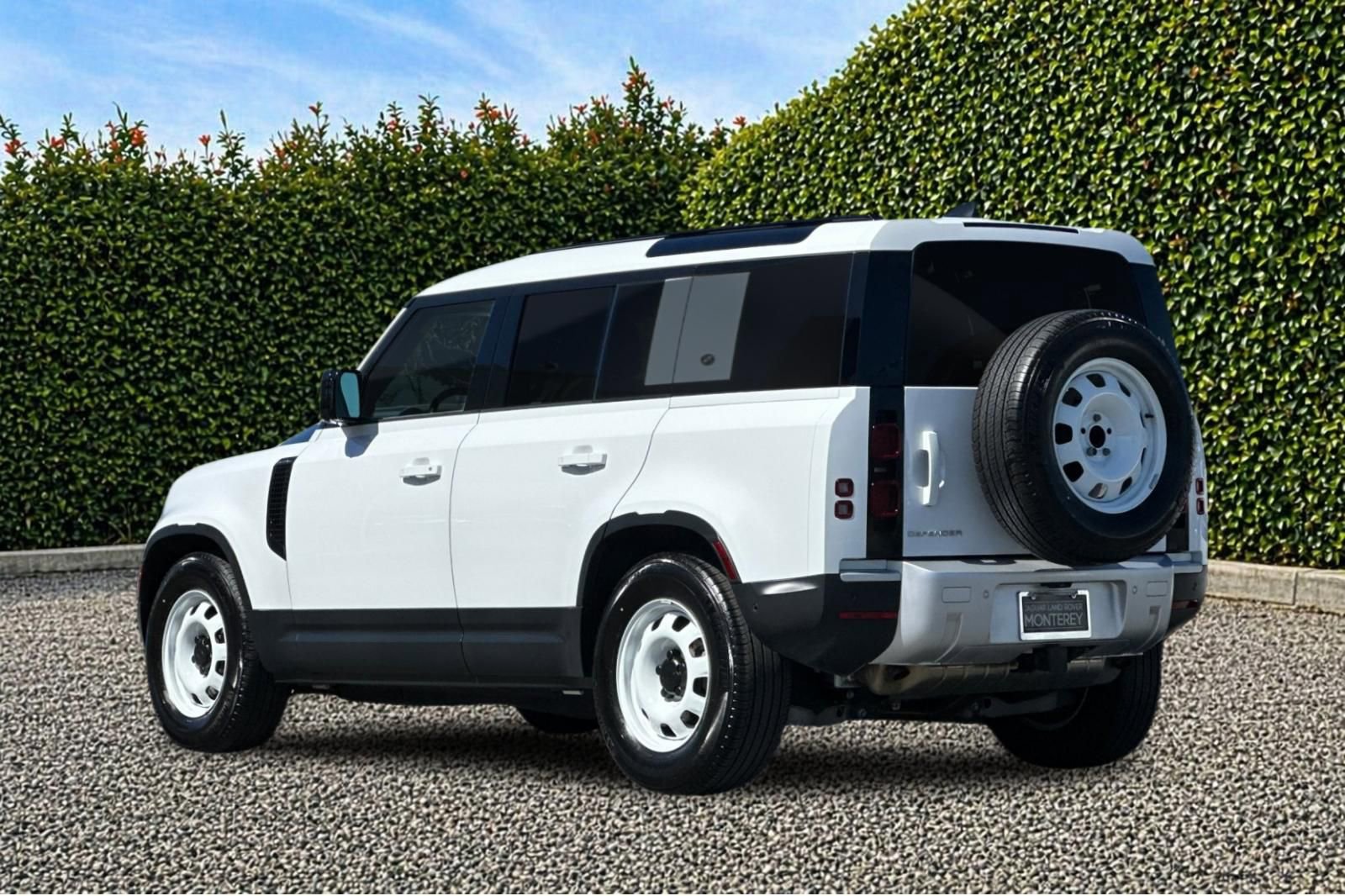 Used 2024 Land Rover Defender 110 S AWD/4WD image 6