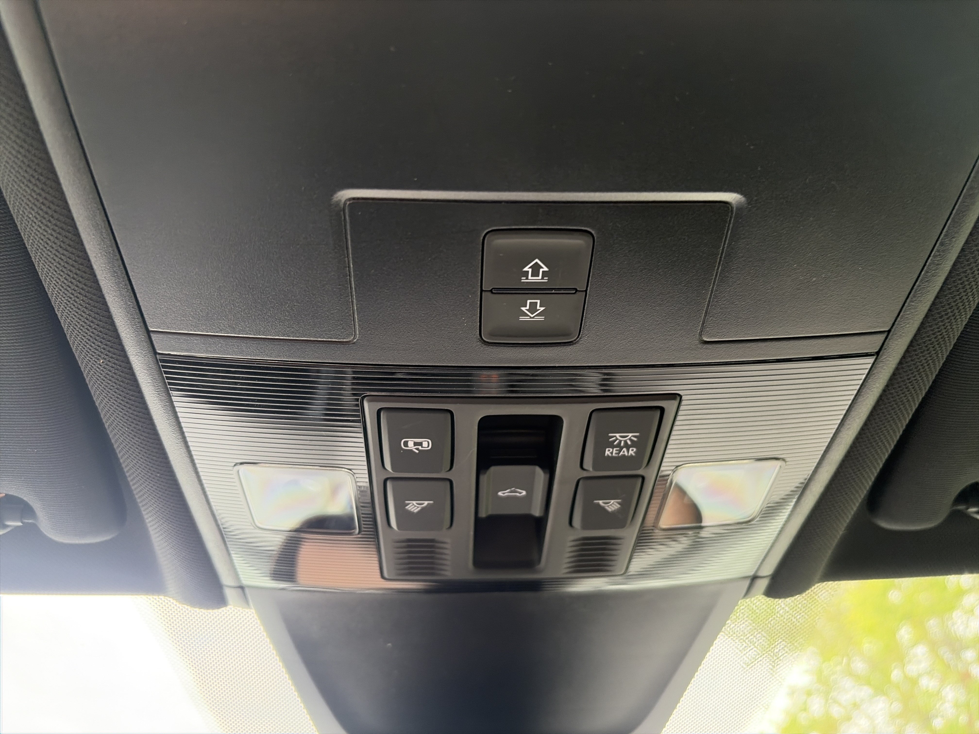 Certified 2024 Volkswagen Tiguan SEL R-Line AWD/4WD image 38