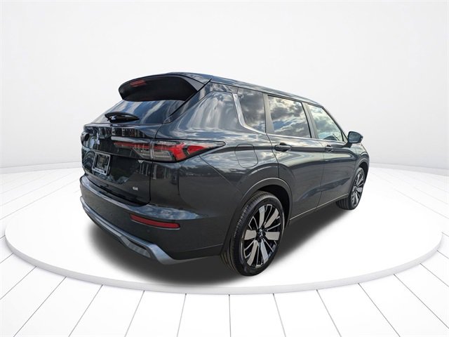 New 2026 Mitsubishi Outlander SE image 4