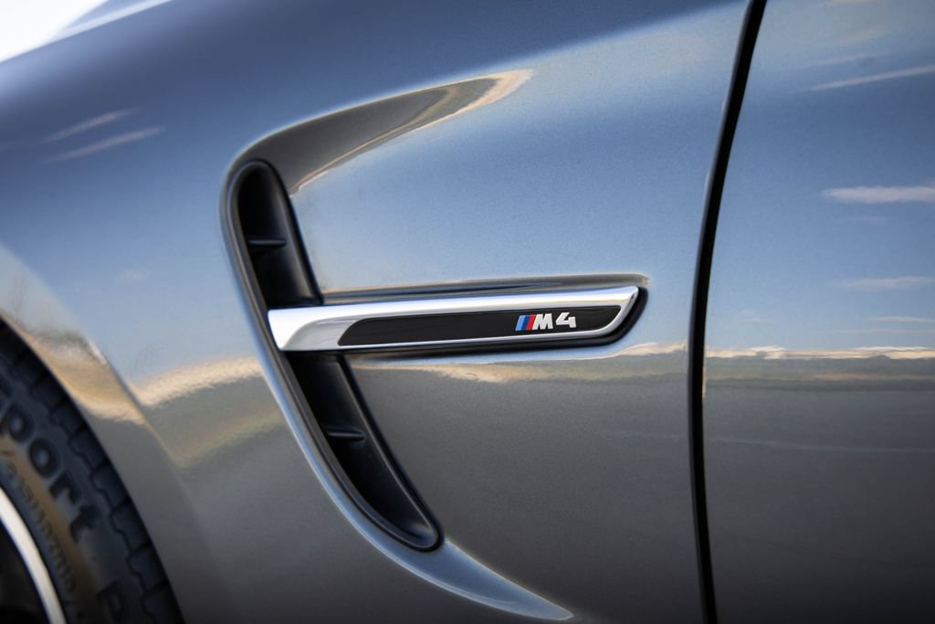 Used 2016 BMW M4 Convertible RWD image 11