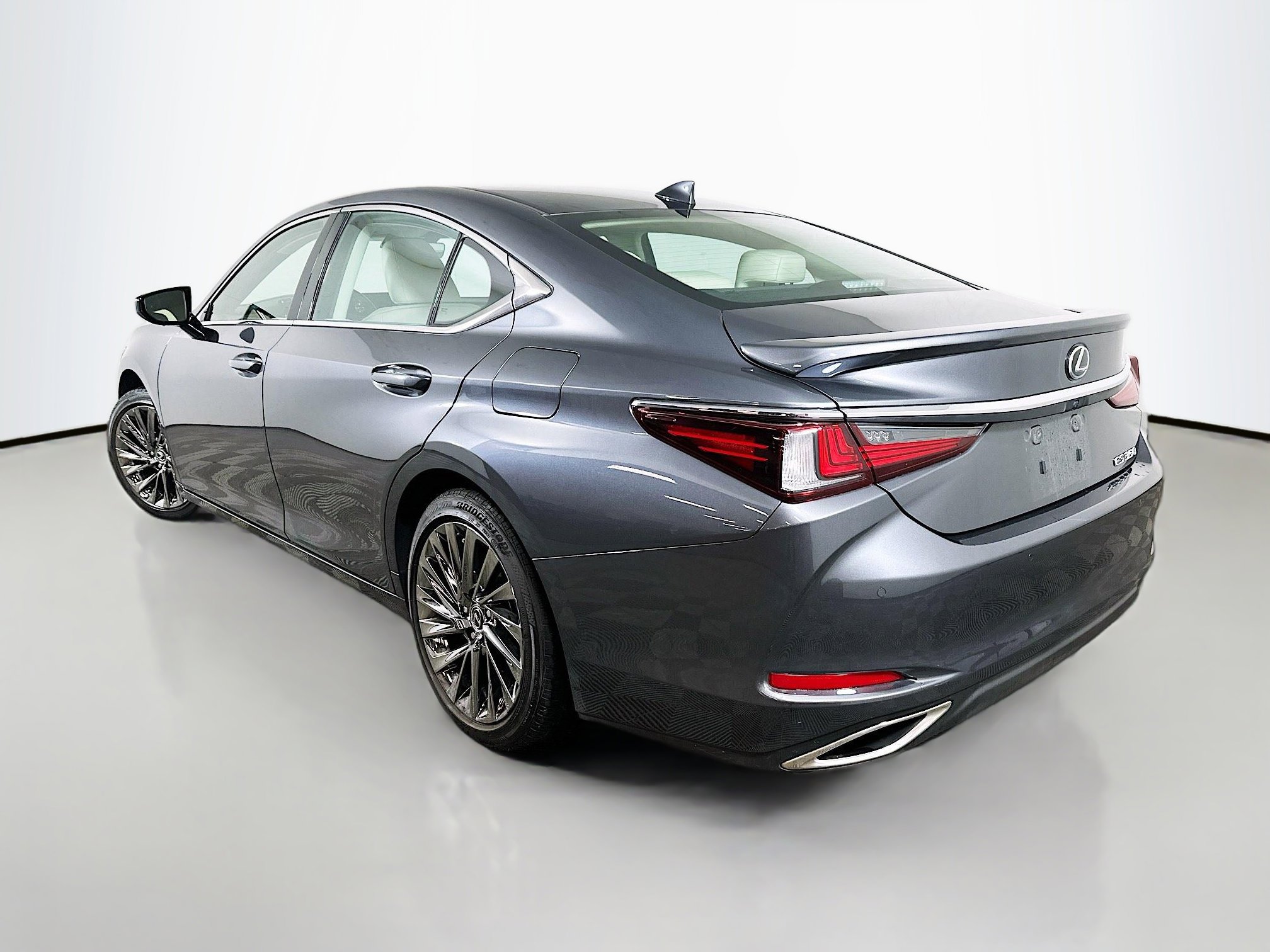 Used 2024 Lexus ES 350 Luxury w/ Technology Package image 5