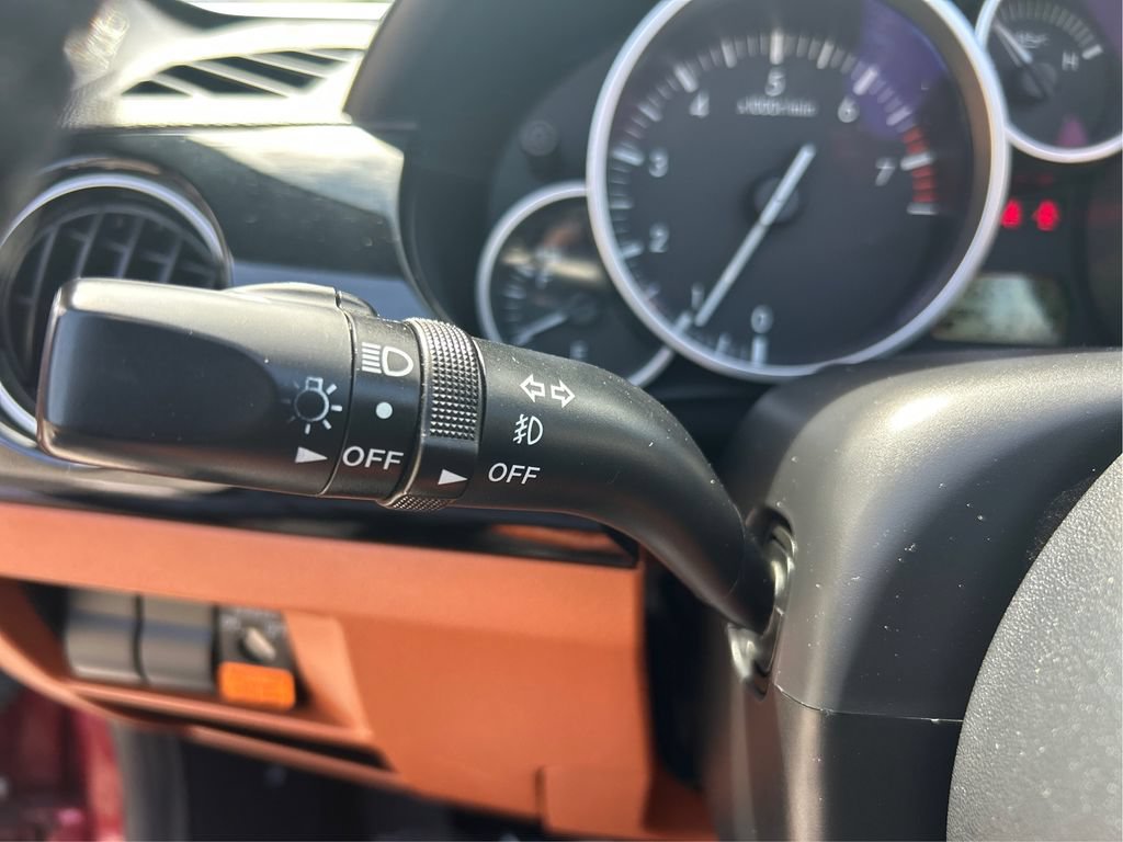 Used 2006 MAZDA MX-5 Miata Grand Touring RWD image 18