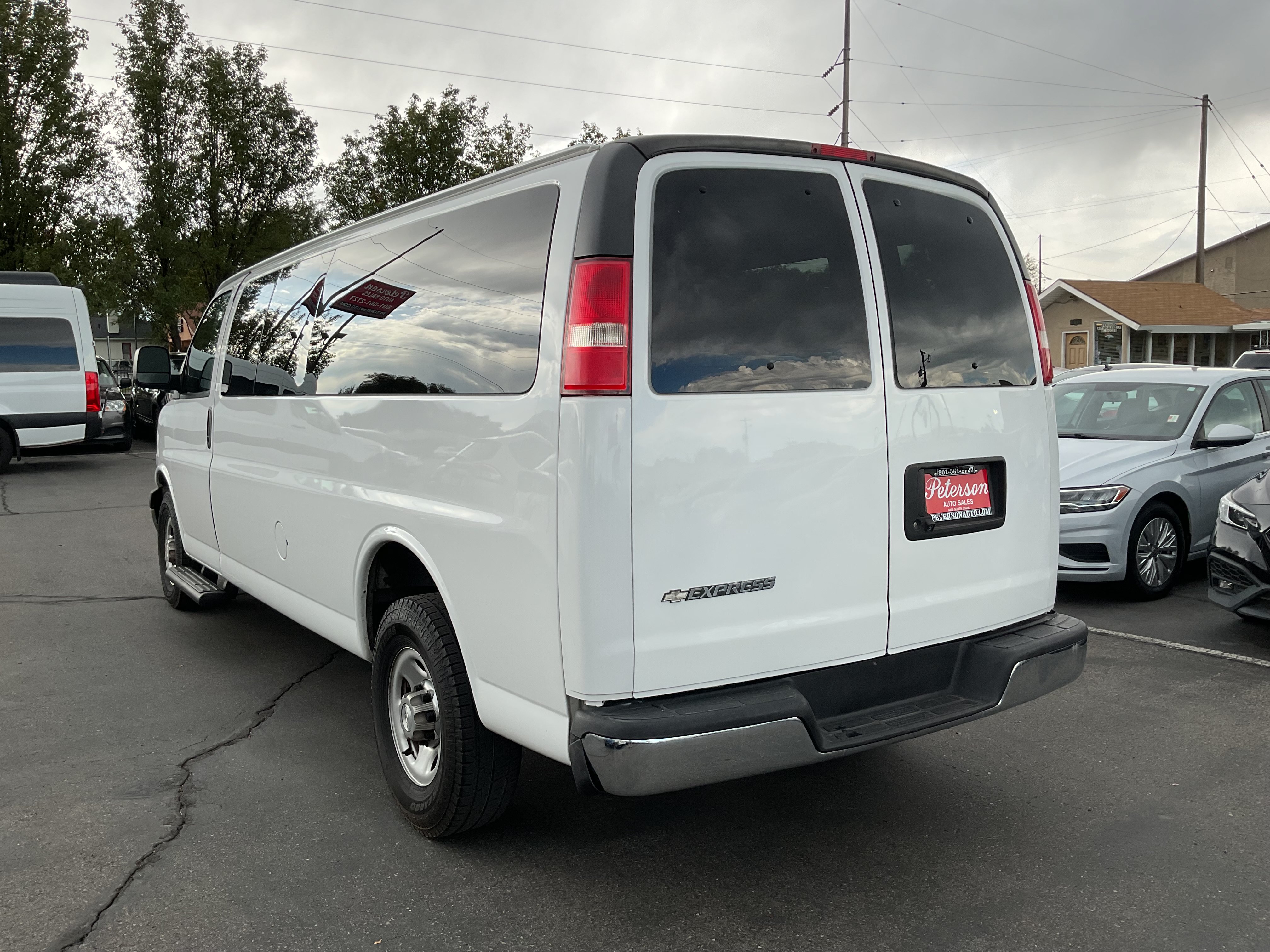 Used 2019 Chevrolet Express 3500 LT w/ LT Preferred Equipment Group RWD image 7