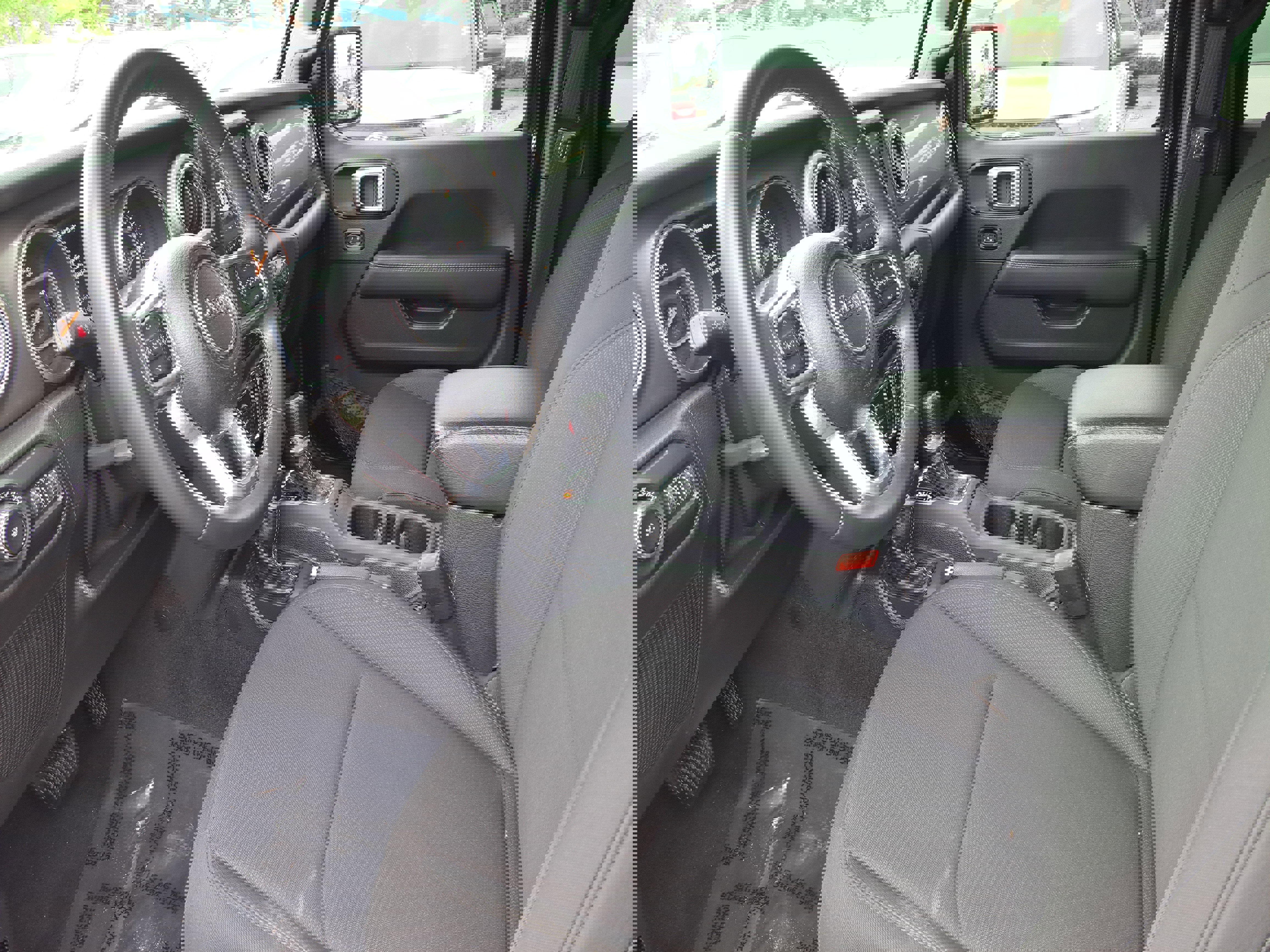 Used 2018 Jeep Wrangler Unlimited Sahara image 10