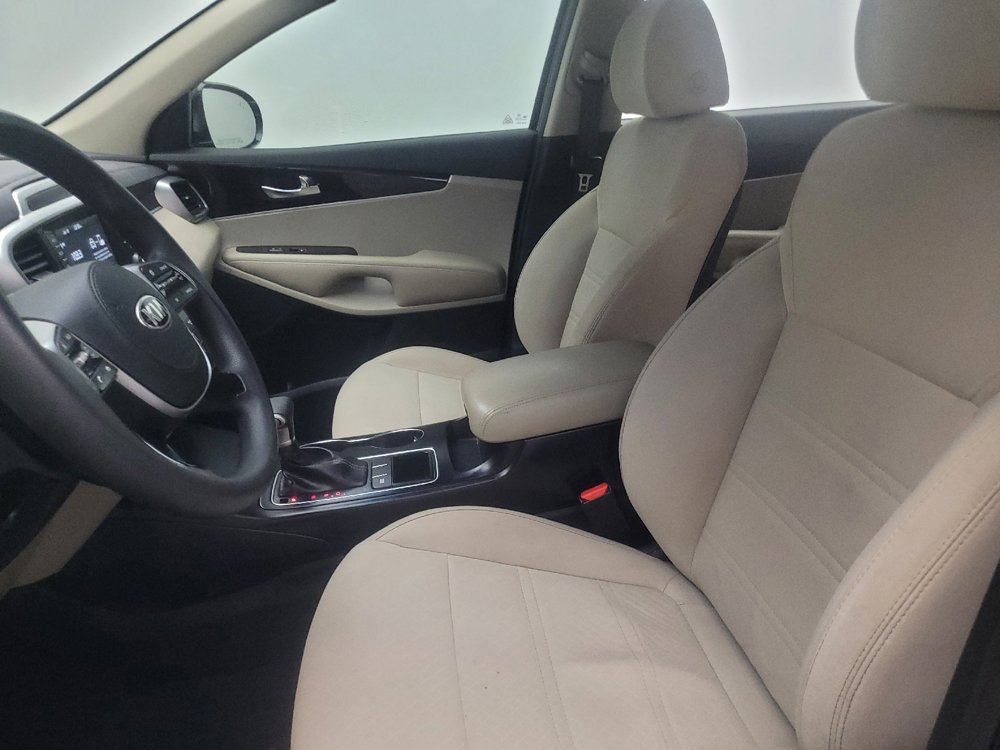 Used 2019 Kia Sorento FWD image 17