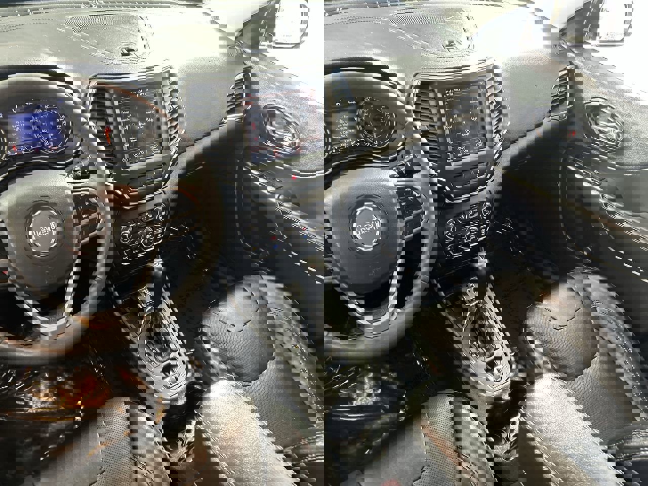 Used 2022 Jeep Cherokee Latitude Lux image 21