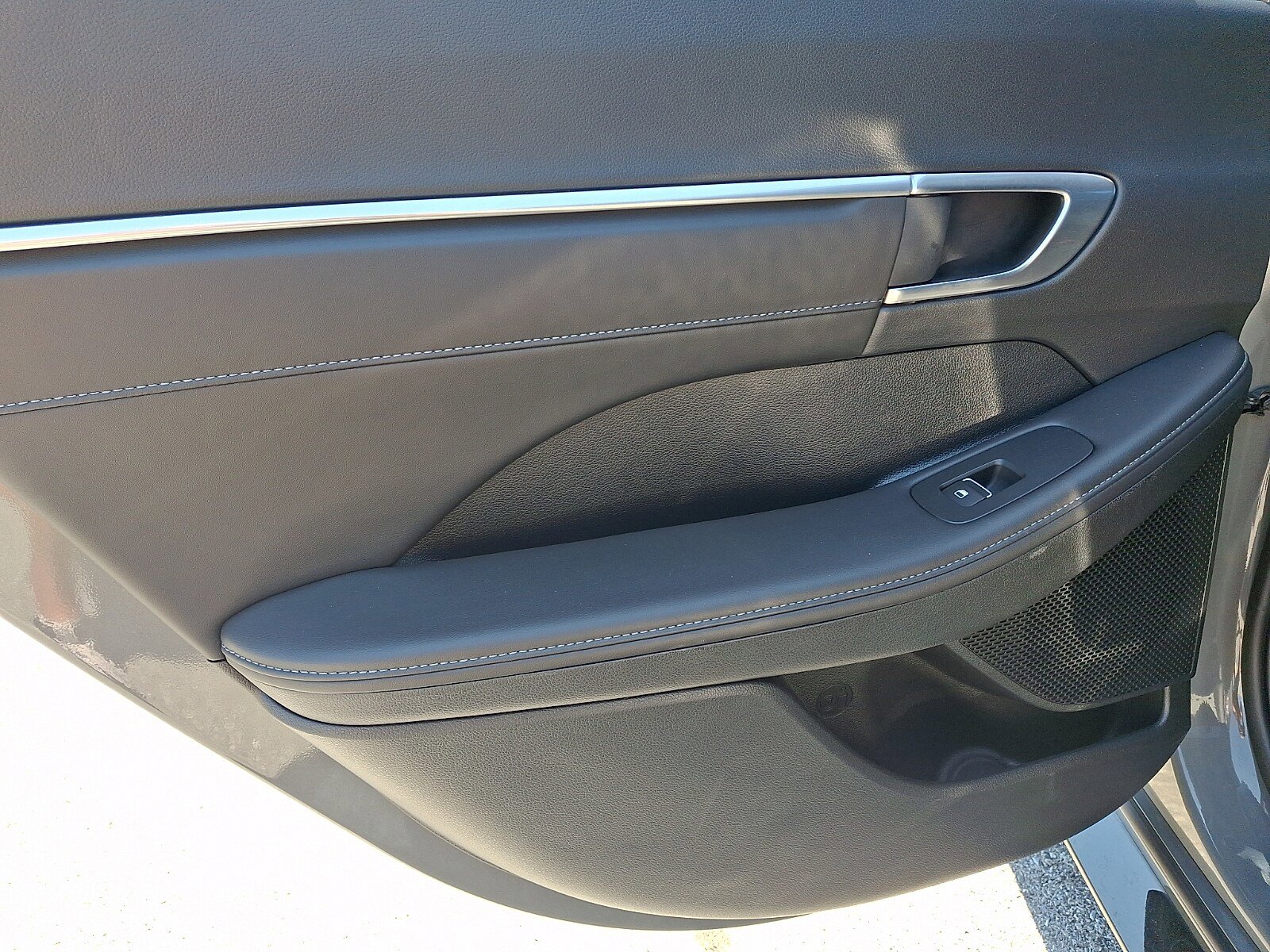 Used 2023 Hyundai Sonata Limited FWD image 13