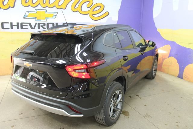 Used 2024 Chevrolet Trax LT w/ Driver Confidence Package FWD image 8