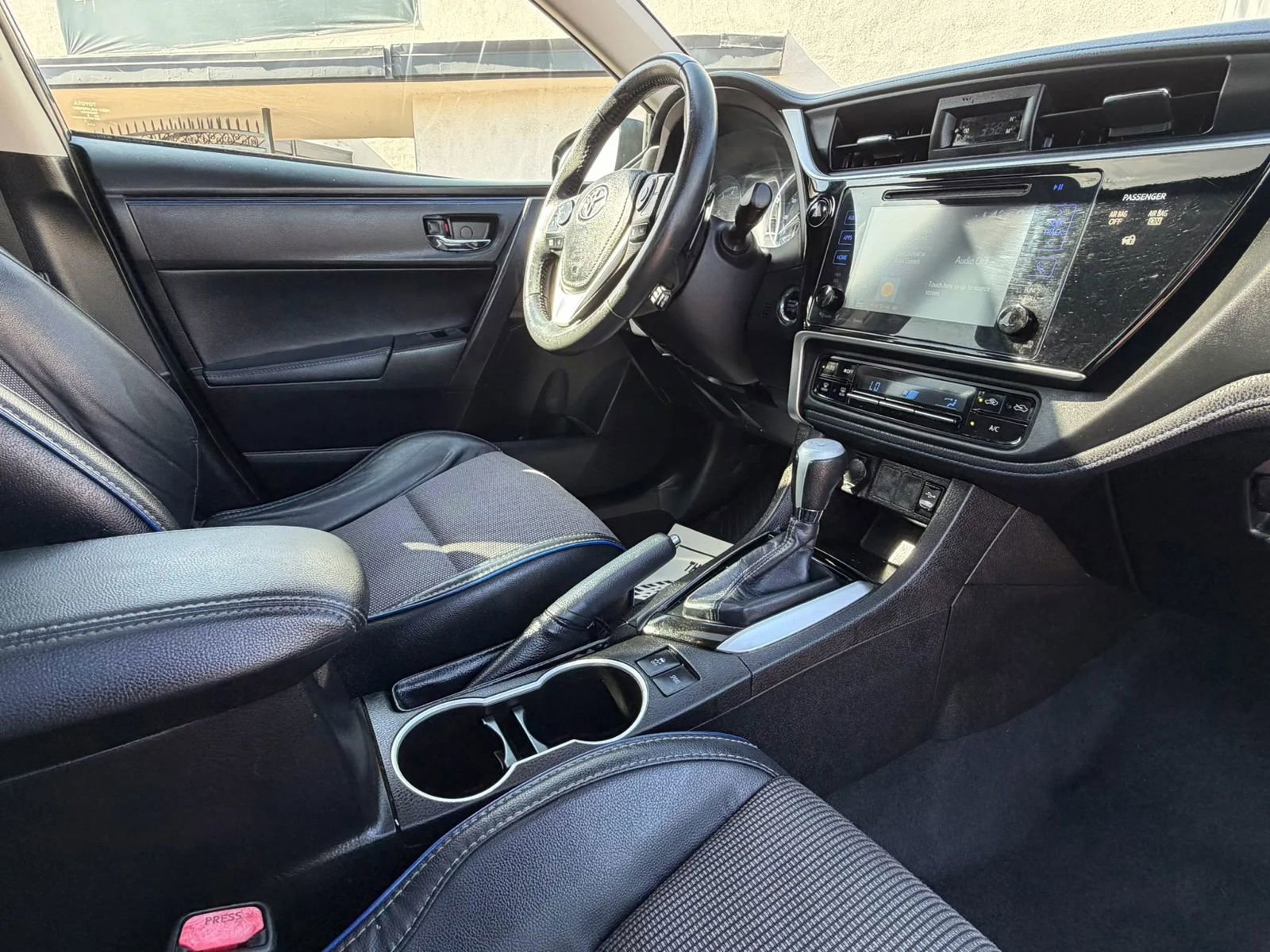 Used 2017 Toyota Corolla SE FWD image 13