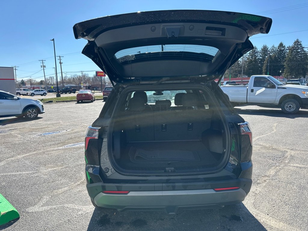 Used 2025 Chevrolet Equinox LT image 18