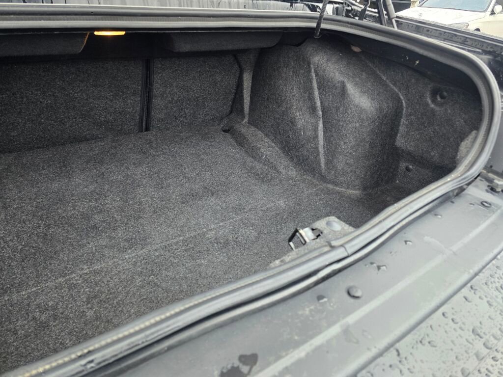 Used 2019 Dodge Challenger SXT image 17