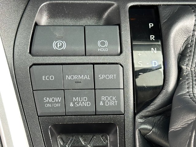 Certified 2025 Toyota RAV4 XLE AWD/4WD image 18