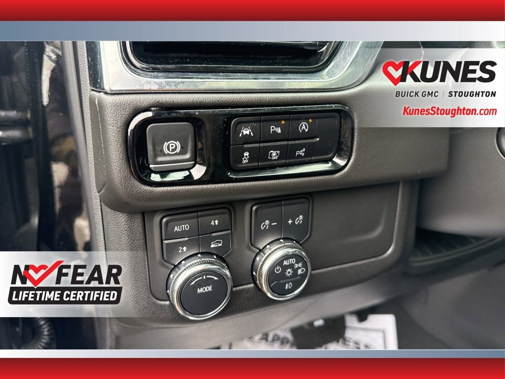 Used 2025 GMC Yukon Denali image 23
