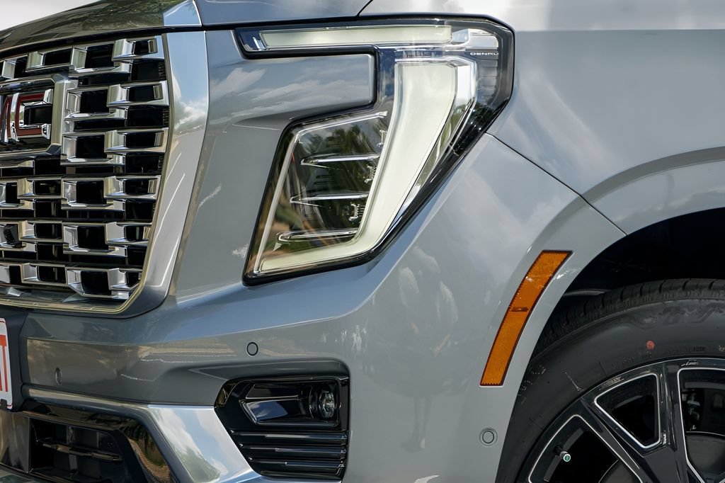 New 2026 GMC Yukon Denali w/ Denali Reserve Package AWD/4WD image 3