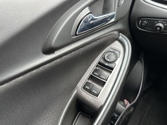 Used 2021 Chevrolet Malibu LT image 38