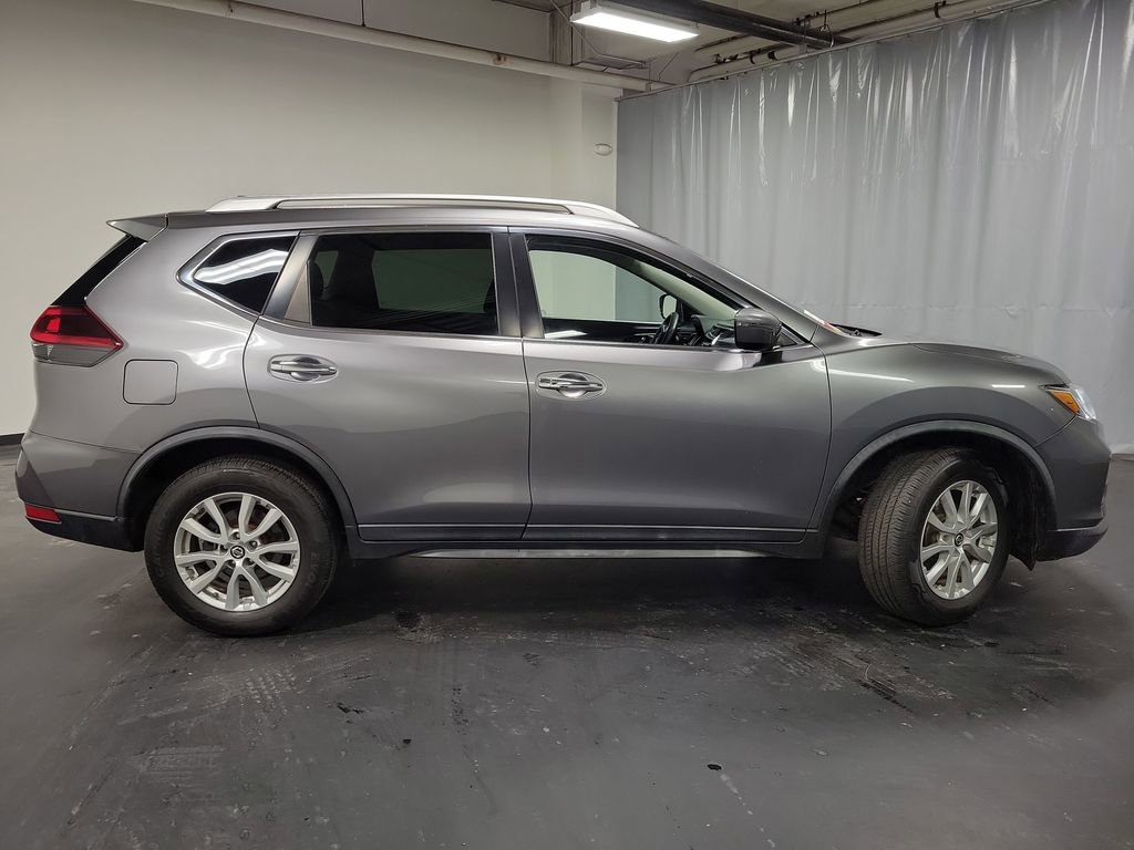 Used 2020 Nissan Rogue SV image 10