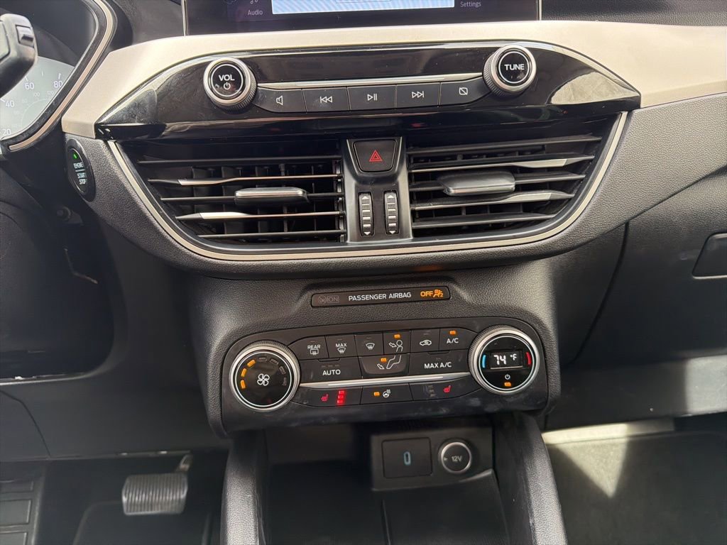 Used 2020 Ford Escape SEL image 16