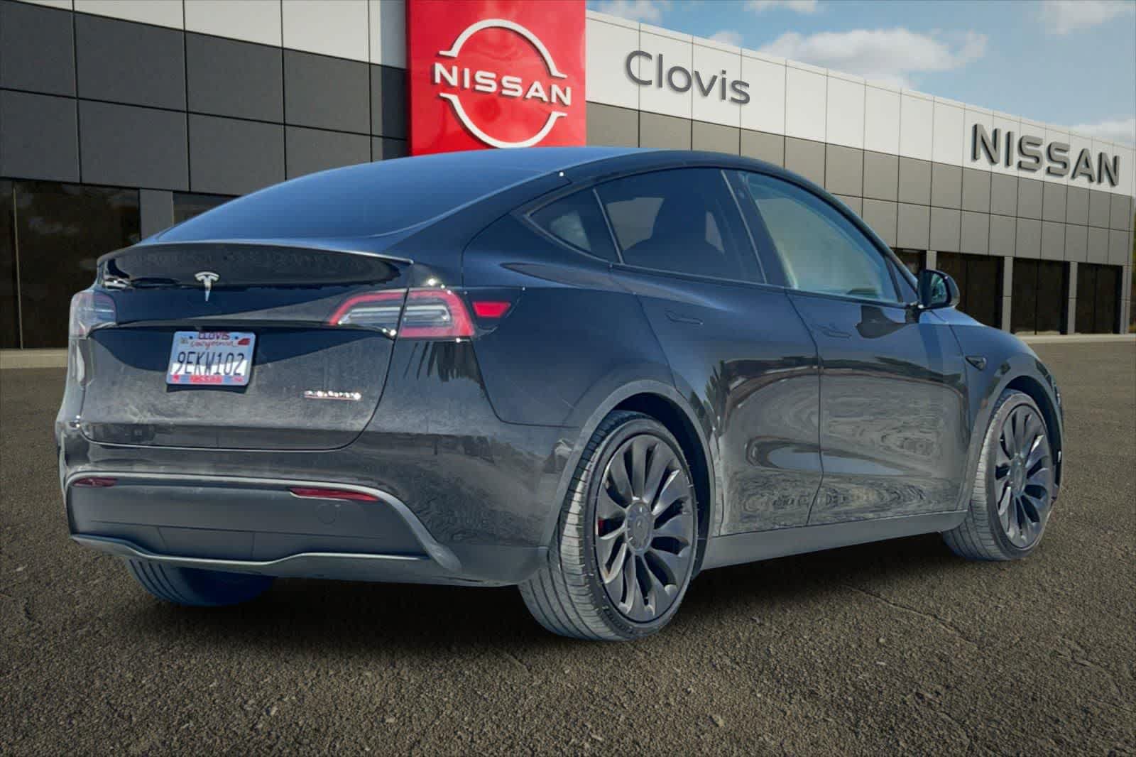 Used 2023 Tesla Model Y Performance AWD/4WD image 3