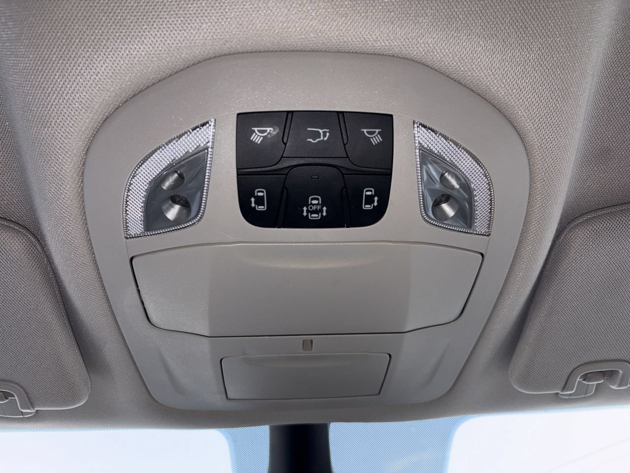 Used 2024 Chrysler Pacifica Touring-L FWD image 14