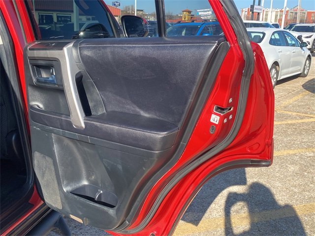 Used 2016 Toyota 4Runner SR5 image 12