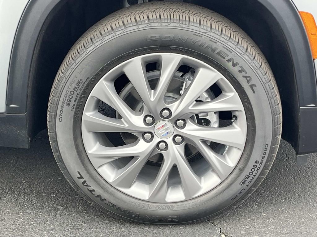 Certified 2025 Buick Enclave Preferred w/ Super Cruise Package image 9