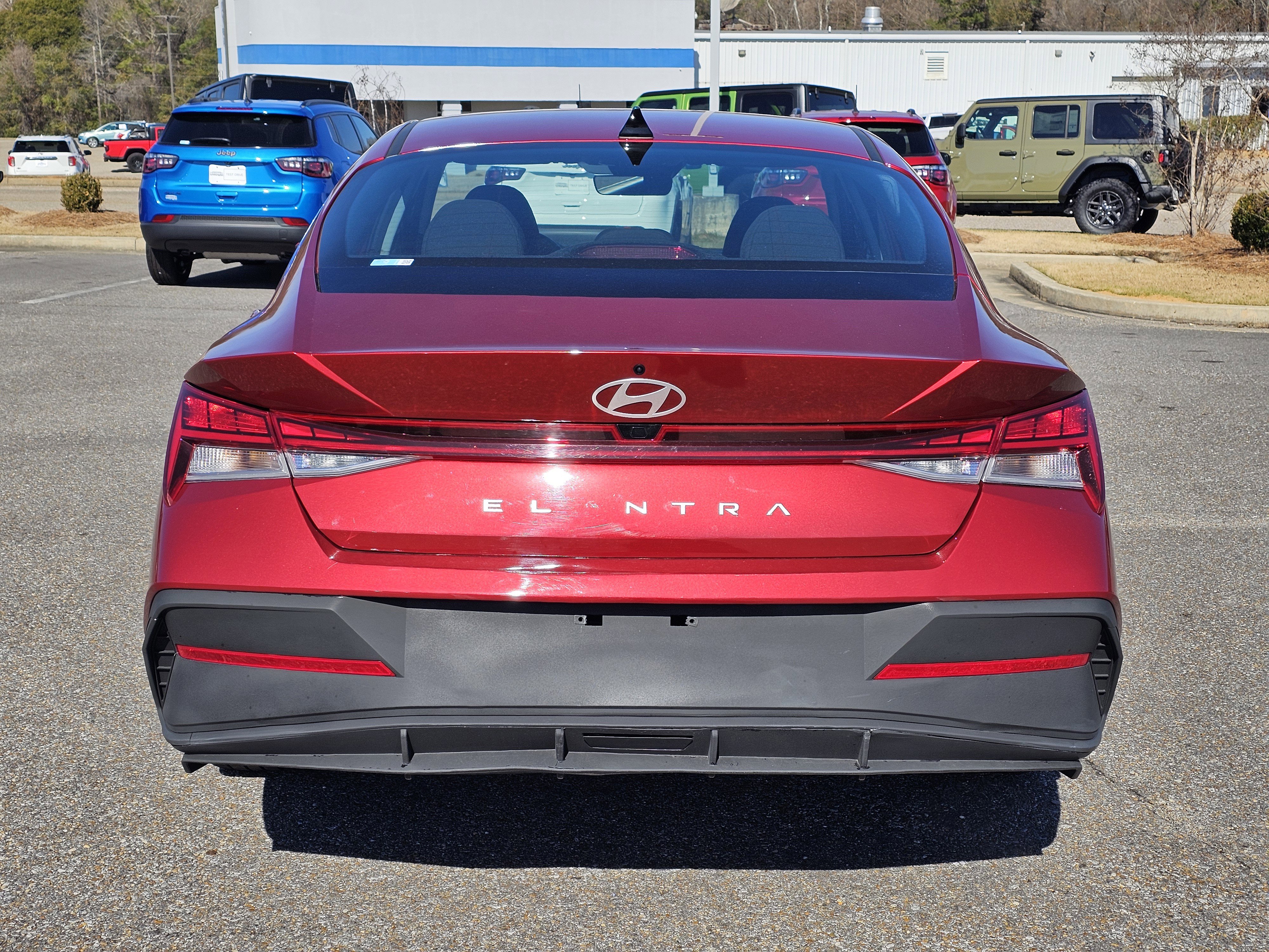 Used 2025 Hyundai Elantra SEL image 10