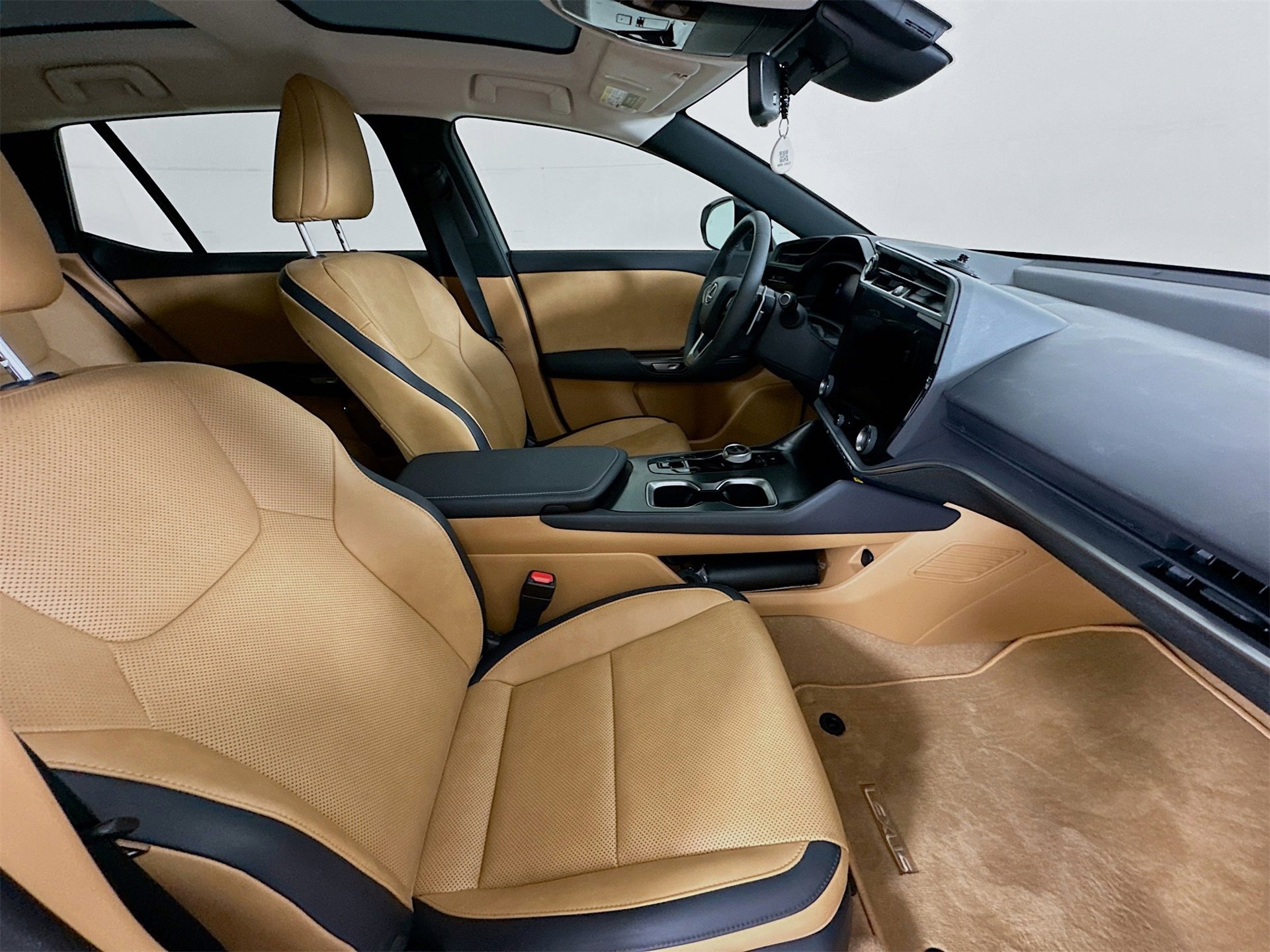 Used 2024 Lexus RZ 300e Premium w/ Accessory Package (Z1) image 30