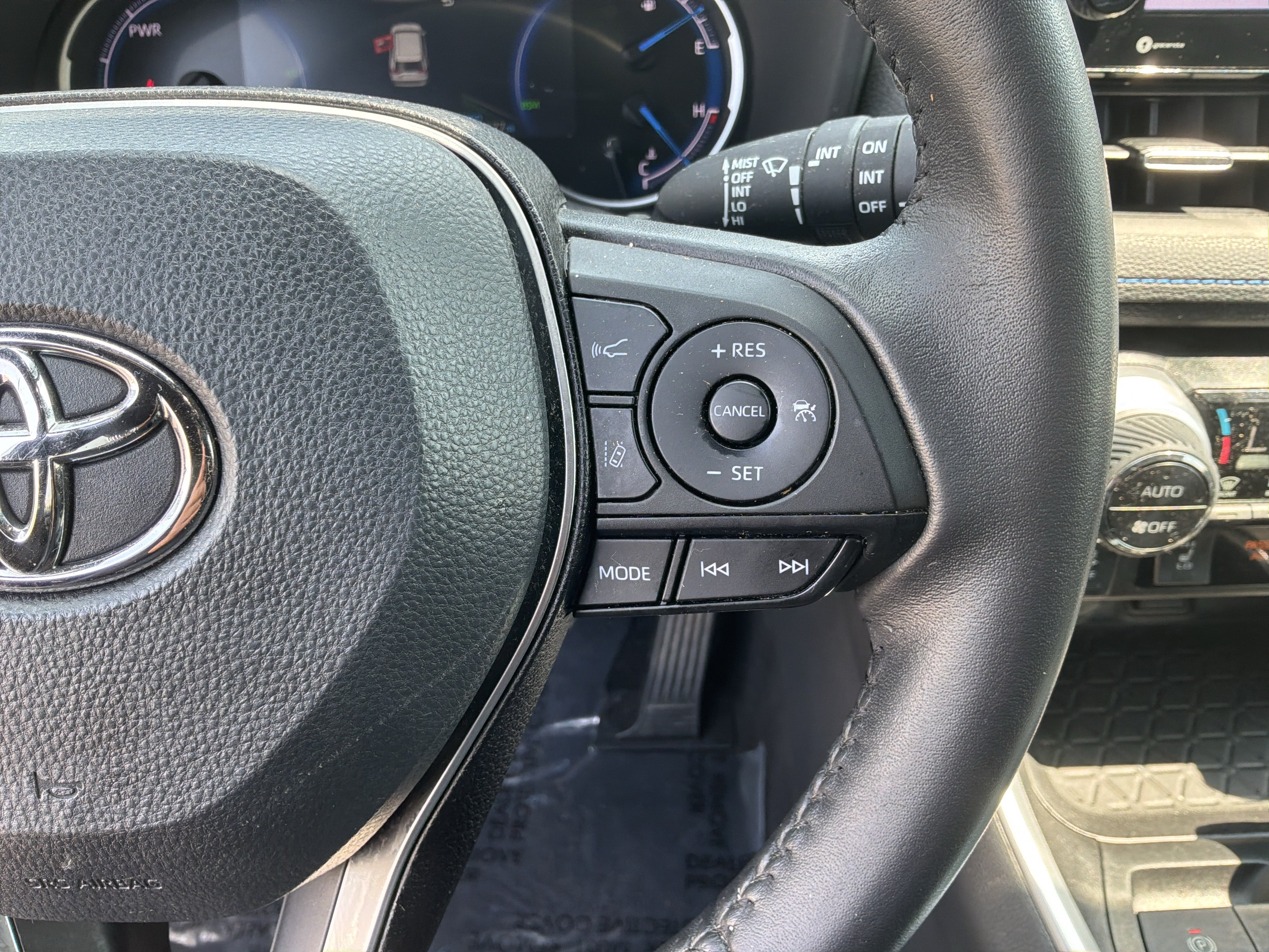 Used 2022 Toyota RAV4 XSE AWD/4WD image 20