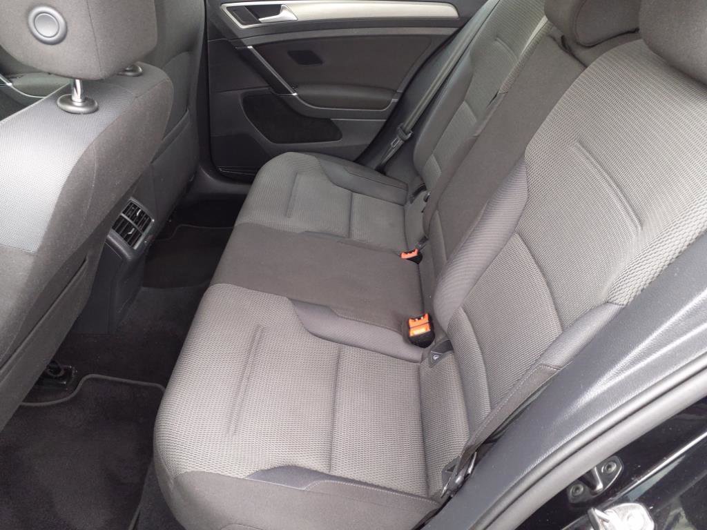 Used 2017 Volkswagen Golf S image 12