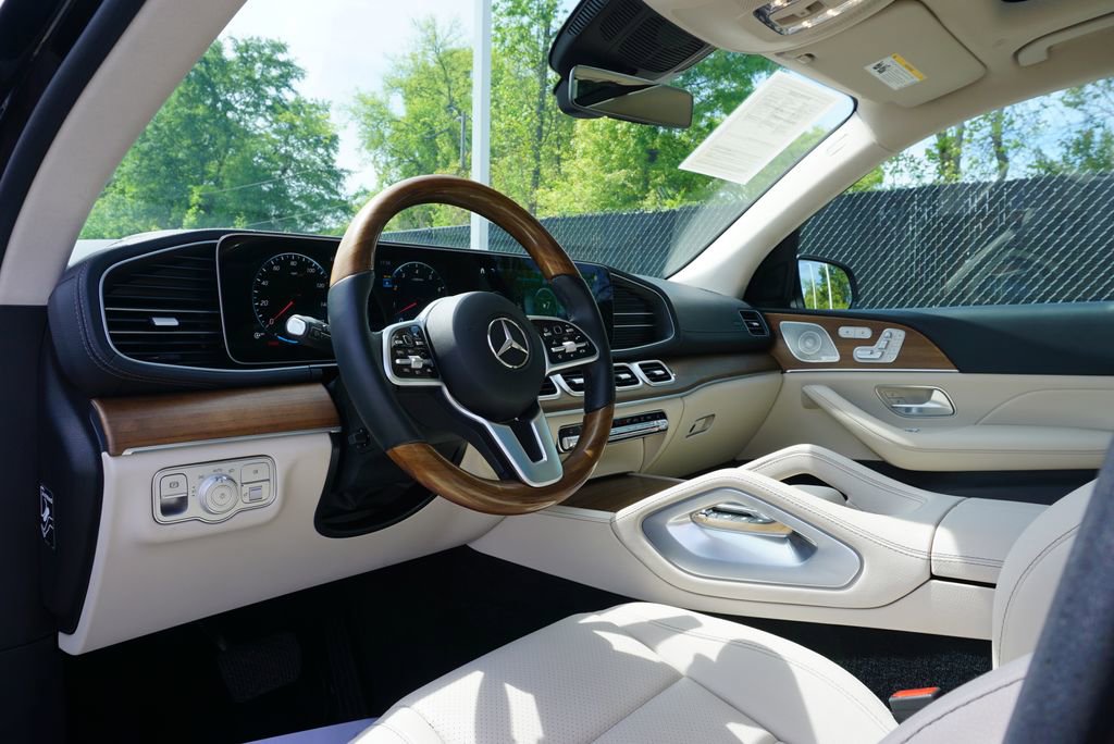 Used 2022 Mercedes-Benz GLS 450 4MATIC image 21