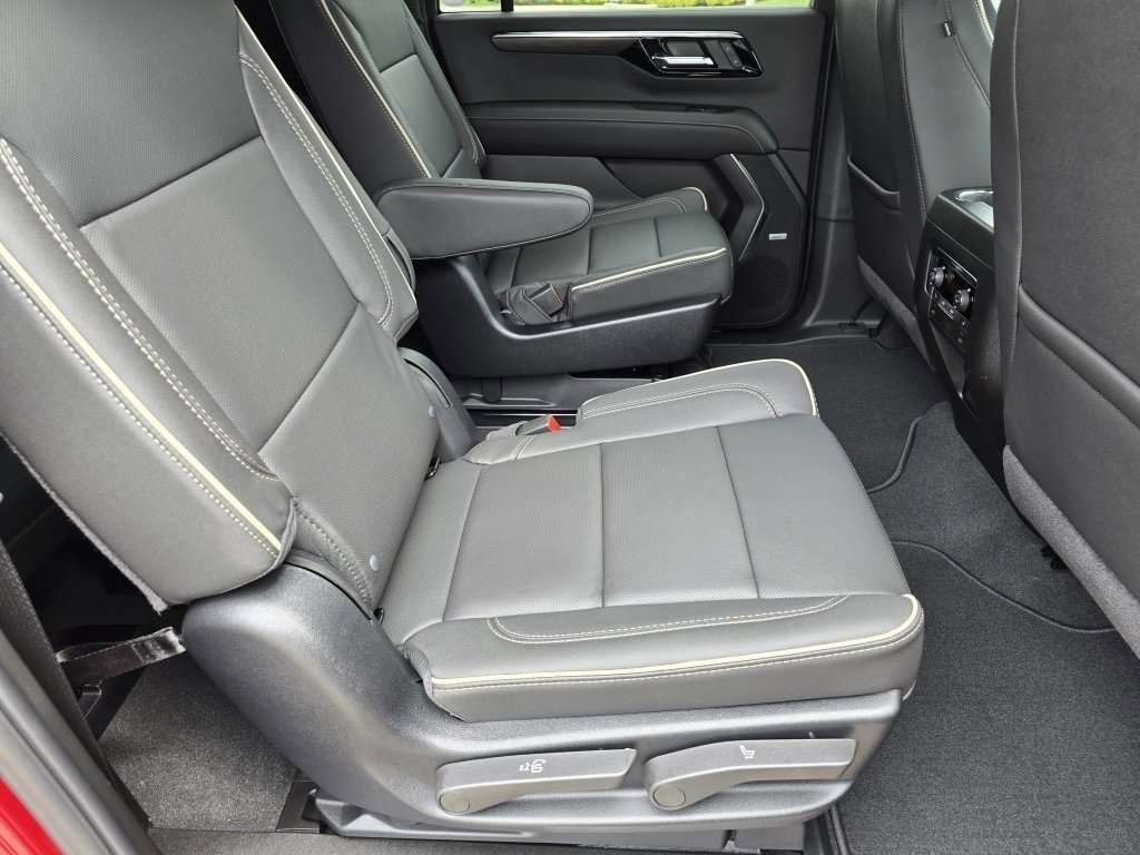 New 2025 Chevrolet Suburban Premier image 15