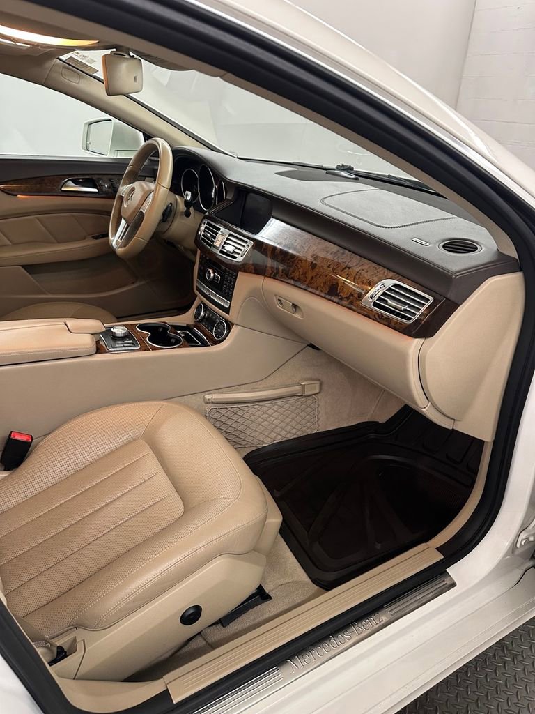Used 2012 Mercedes-Benz CLS 550 4MATIC image 32
