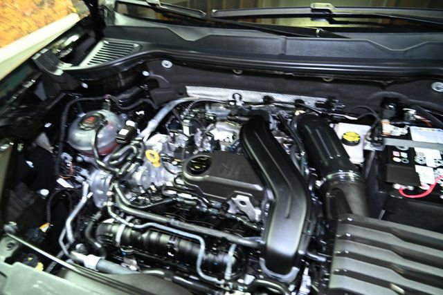 Used 2024 Volkswagen Taos SE image 21