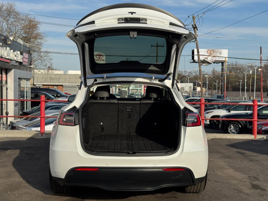 Used 2022 Tesla Model Y Performance image 29