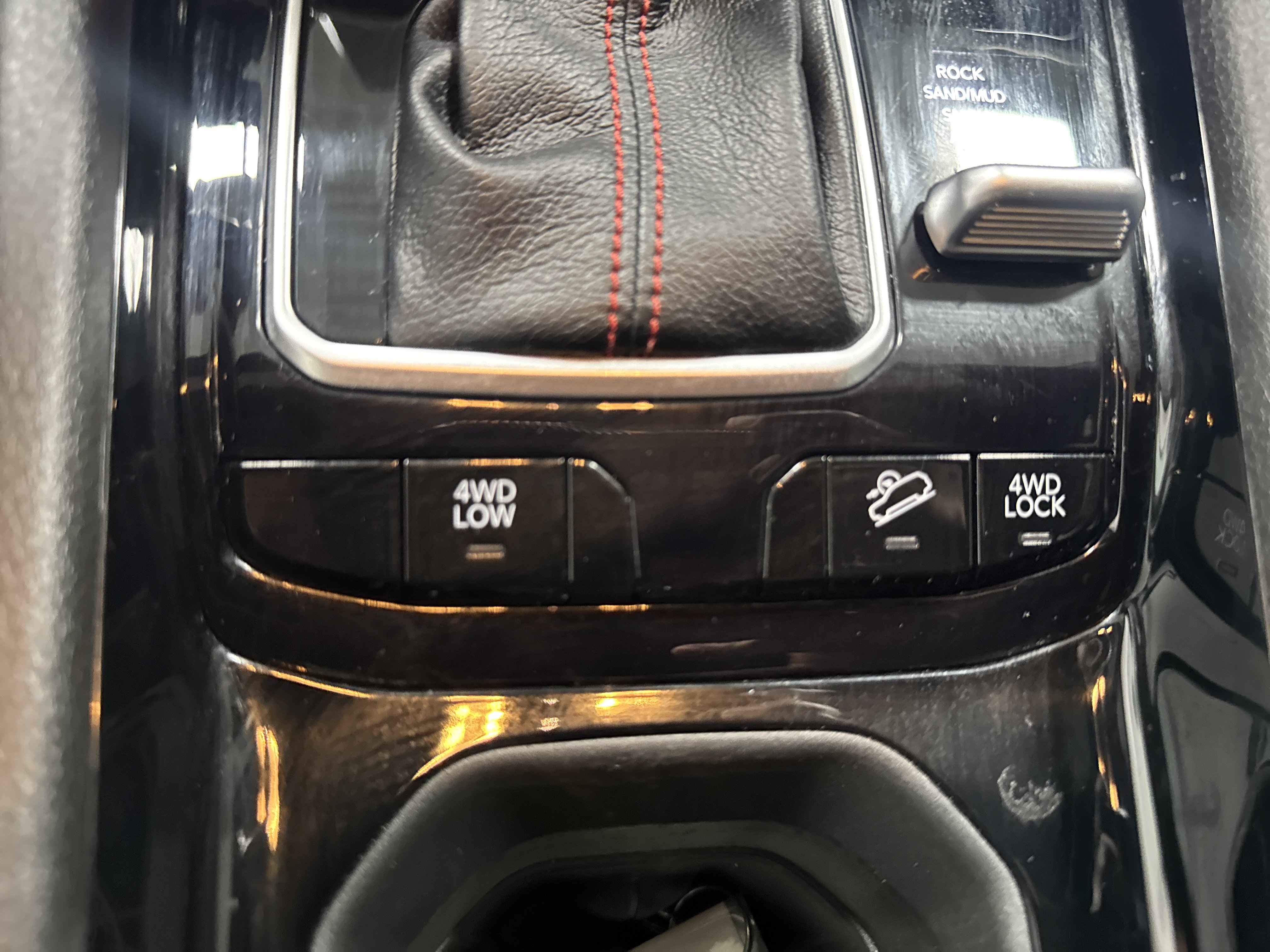 Used 2026 Jeep Compass Trailhawk AWD/4WD image 23