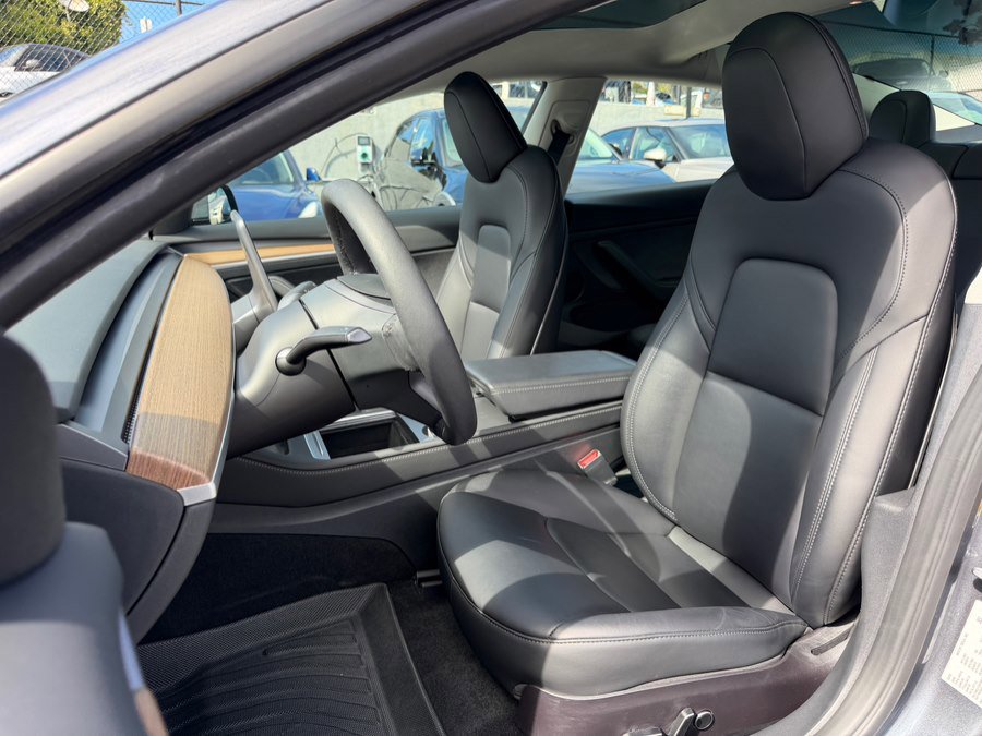 Used 2023 Tesla Model 3 Standard Range image 15
