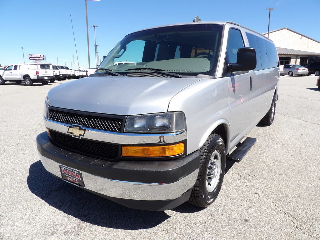 Used 2017 Chevrolet Express 3500 LT w/ LT Preferred Equipment Group RWD image 59