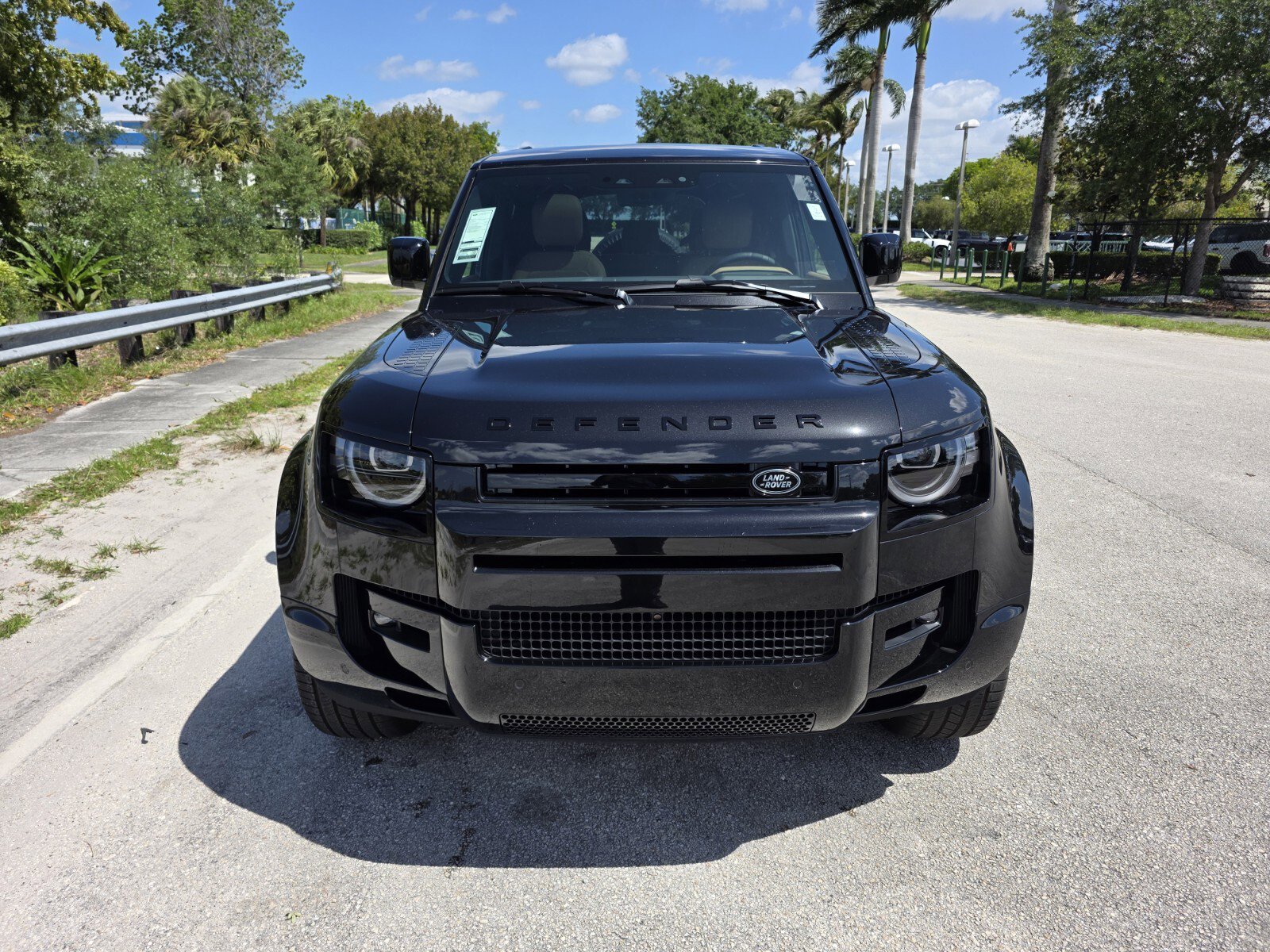 New 2026 Land Rover Defender 110 X-Dynamic SE image 8